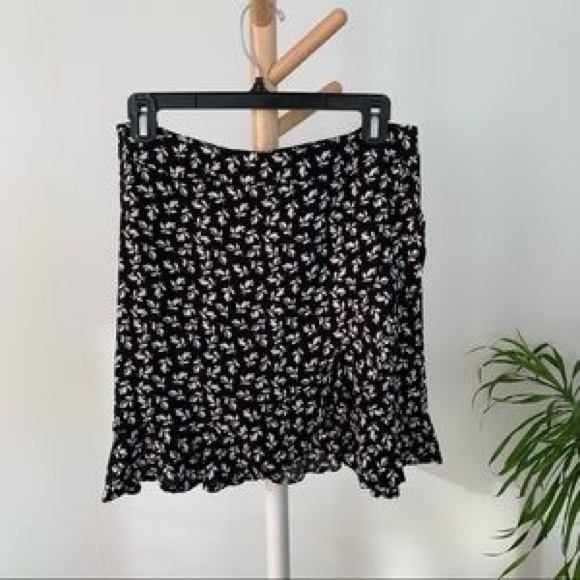 Mini skirt - Picture 2 of 4